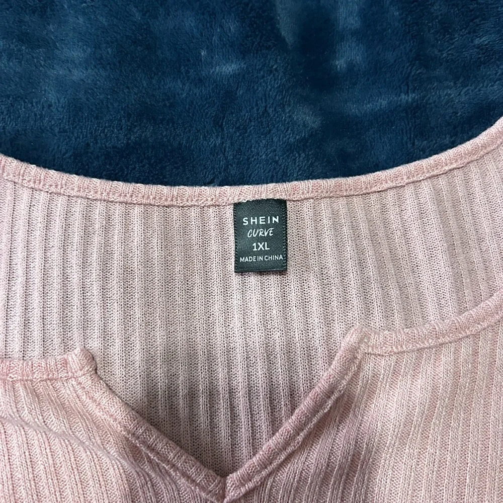 Pink Ribbed Crop Top - Picture 2 of 4